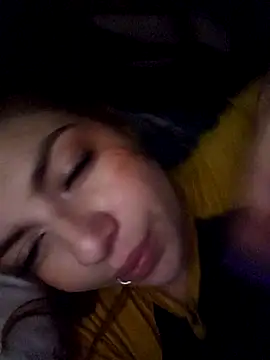 mila_curvy's cam snapshot