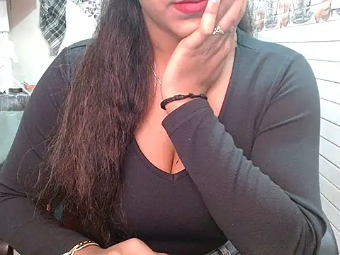 LovingPihu's cam snapshot