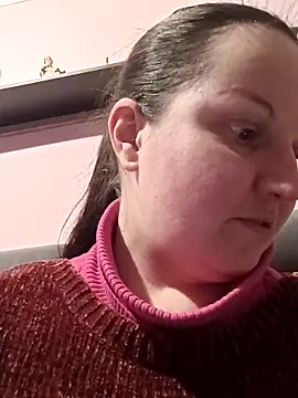 BustyLadyAlma live sex cam