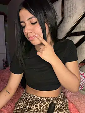 Laura-Khalifa live sex cam