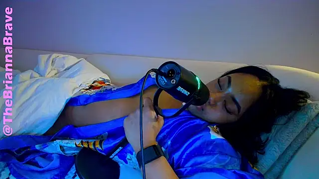BriannaBrave live sex cam