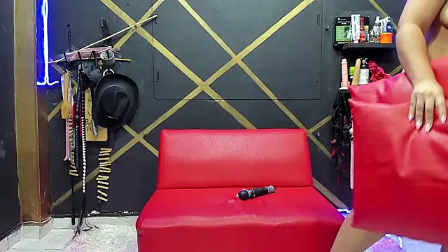 BDSM_EXOTICDOMINATI0N2 live sex cam