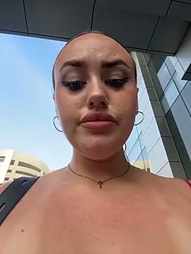 KiraSunshine live sex cam