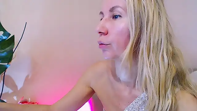 OLIVIA_CANDY's cam snapshot