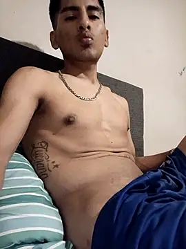 LeonRoots live sex cam