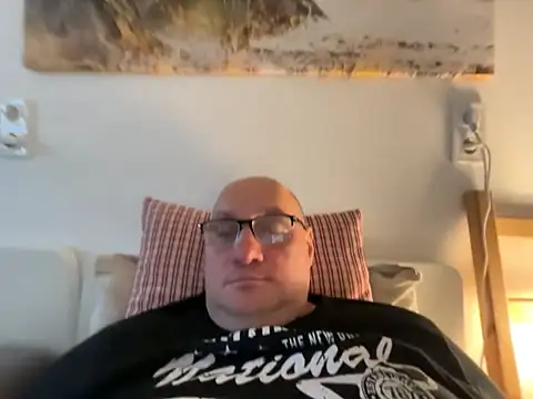 vanjbi45's cam snapshot