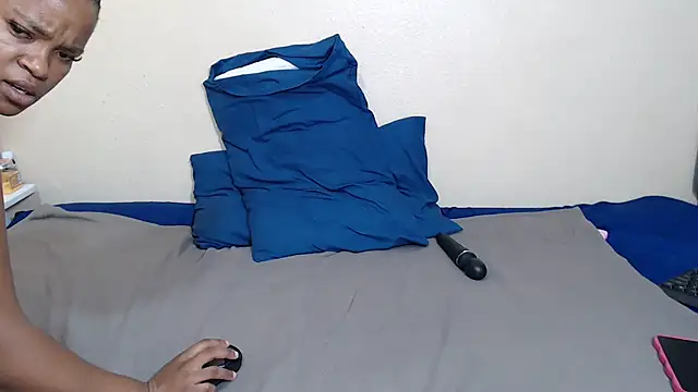 AfricanPopi's cam snapshot