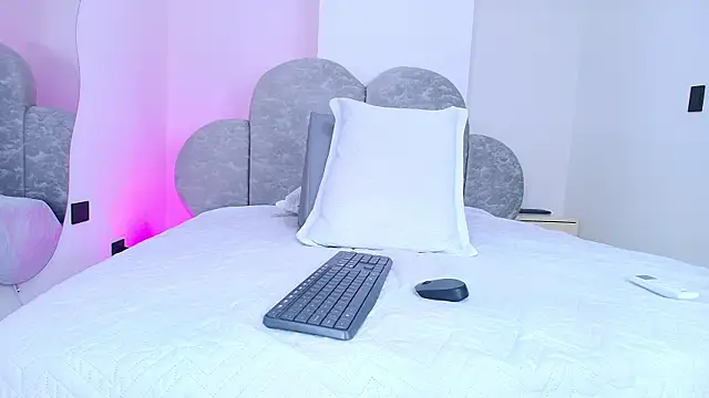 ari_fire's cam snapshot