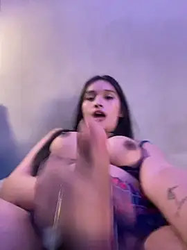 PrettyYoungHugeCockTS live sex cam