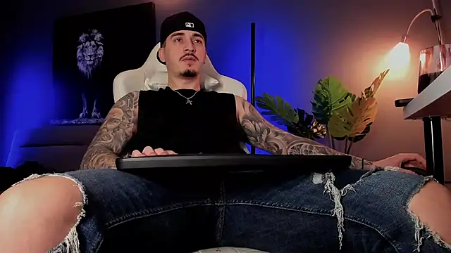 uptomatty live sex cam