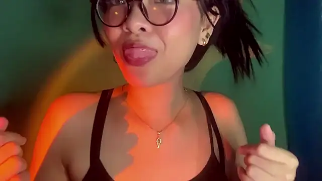 TerisaYellow's cam snapshot