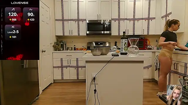 Blondiewithanass's cam snapshot