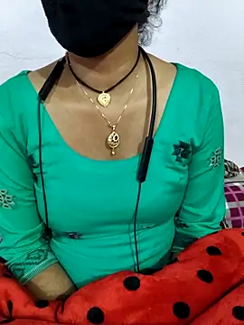 Indian-couple2025's cam snapshot