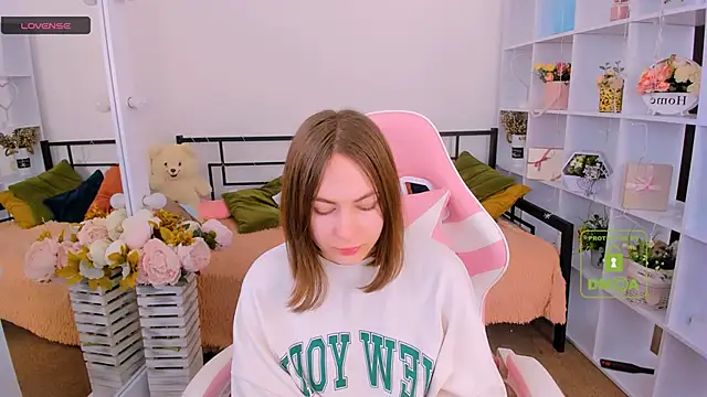 Elma_Lily live sex cam