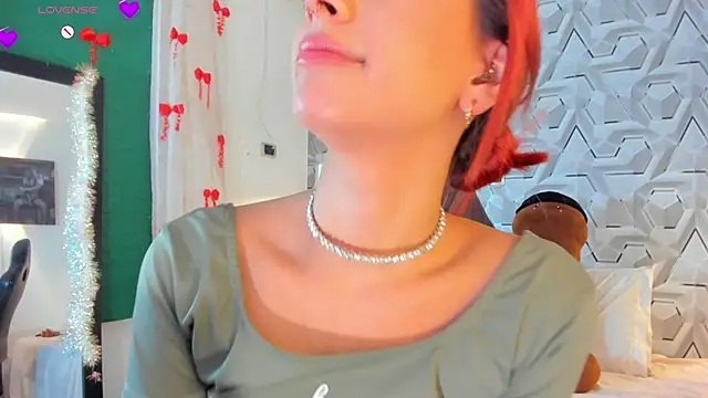 Sophiee_Hill's cam snapshot