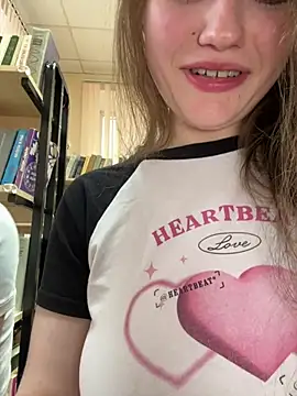 RussianWoman's cam snapshot