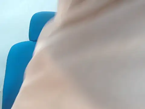 Lovely_Siri_23's cam snapshot