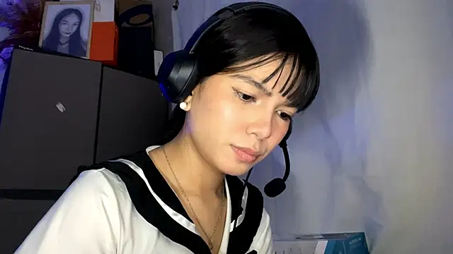 ConstancePorrini's cam snapshot