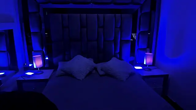 Emilyblackers's cam snapshot