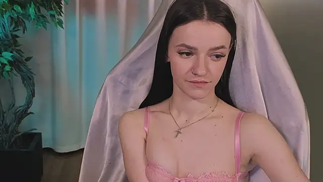 E_l_i_z_e_'s cam snapshot