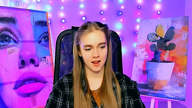 JuneWoods's cam snapshot