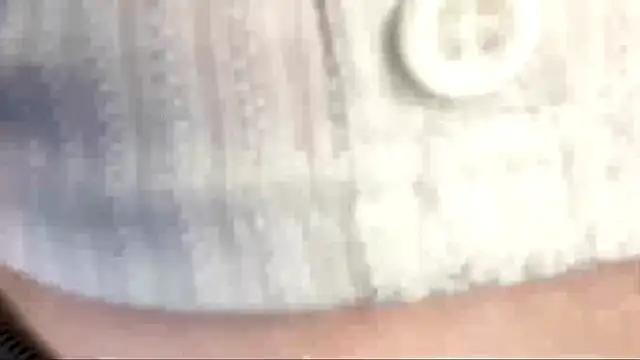 EmilyBubble's cam snapshot