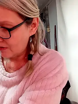 irinamaux live sex cam