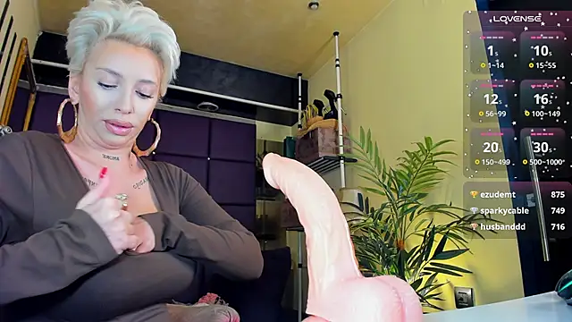 spicyxmilf live sex cam