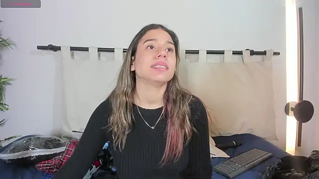 Rachell_criss's cam snapshot