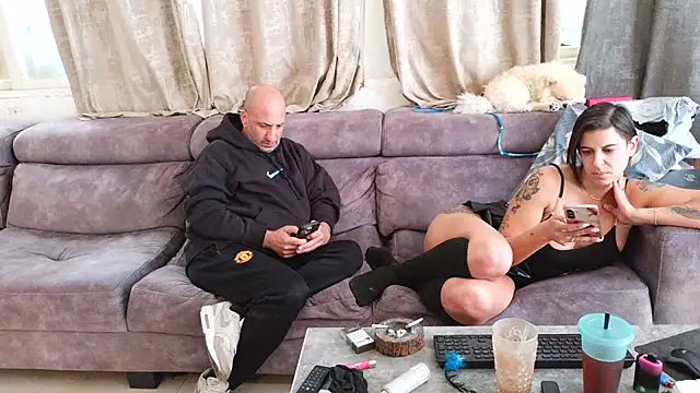 Alexis21821 live sex cam