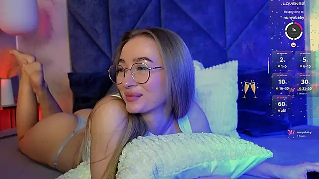 VictoriaLights's cam snapshot