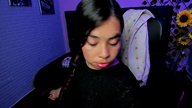 liany_taylor's cam snapshot