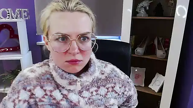 Zoey_Erotic's cam snapshot