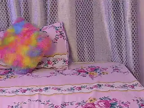 hey-pinky's cam snapshot