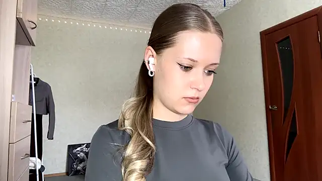 ZaidaSchwarten's cam snapshot