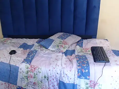 SexyGagaXxx's cam snapshot