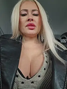 MILFBARBY live sex cam