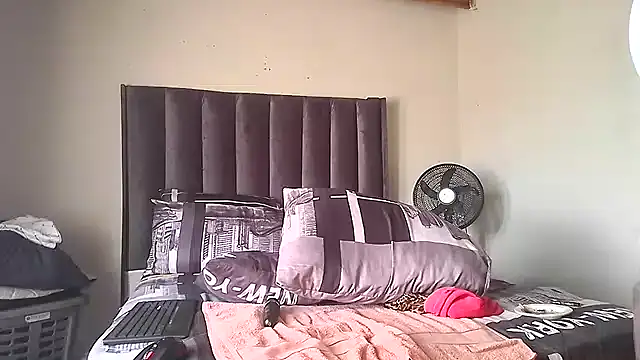 HOTSEXCBOOBS30xx's cam snapshot