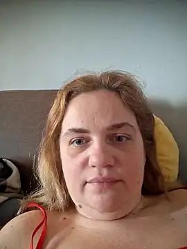 VitniKis live sex cam