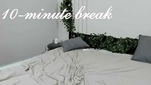 MollyLusty's cam snapshot