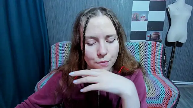 pa1e_pr1ncess's cam snapshot