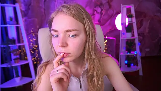 EmilySunshineS's cam snapshot