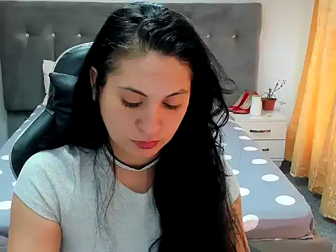 KattyBlairx's cam snapshot