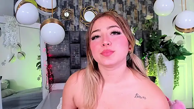 PatyLawrence live sex cam