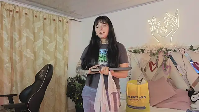 hina_tay's cam snapshot