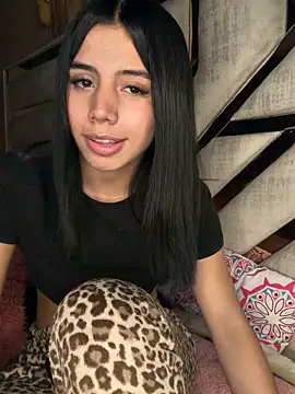 Laura-Khalifa live sex cam