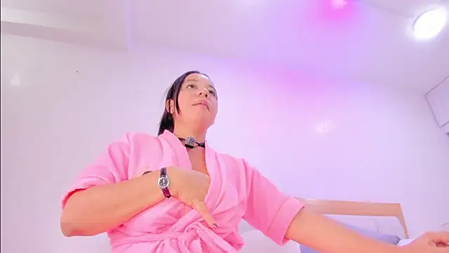 megan_rous_'s cam snapshot