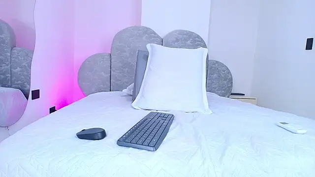 ari_fire's cam snapshot