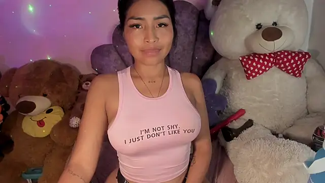 Pocahontascute_33 live sex cam