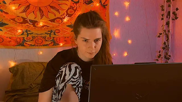 AliceCUNTach live sex cam